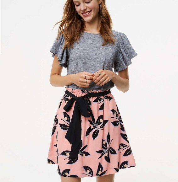 LOFT Dresses & Skirts - 🆕️Loft peachy pink flowered skirt